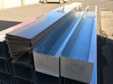 Chéneaux acier galvanisé ép.1.5 mm avec fond soudé